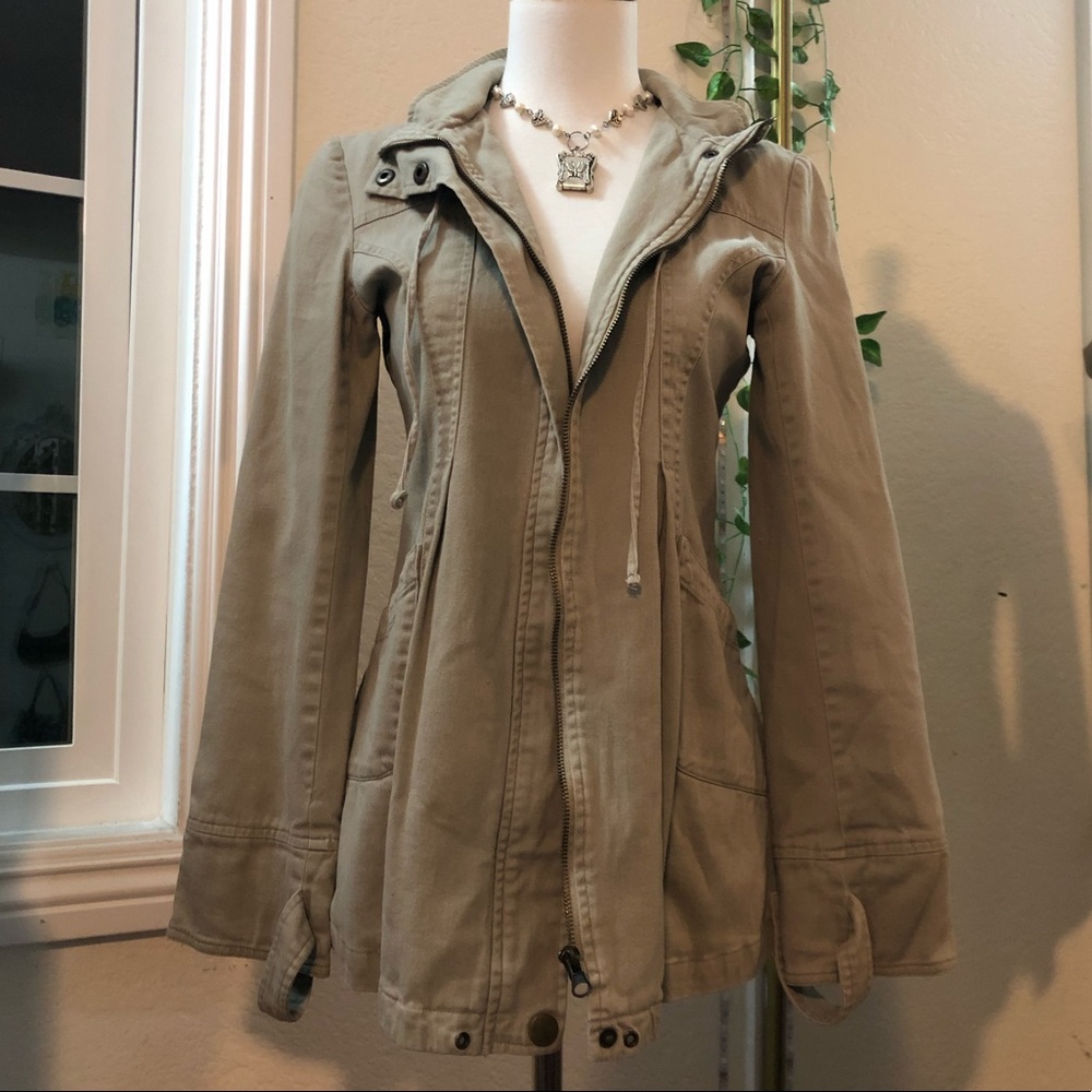 Khaki style zip up jacket